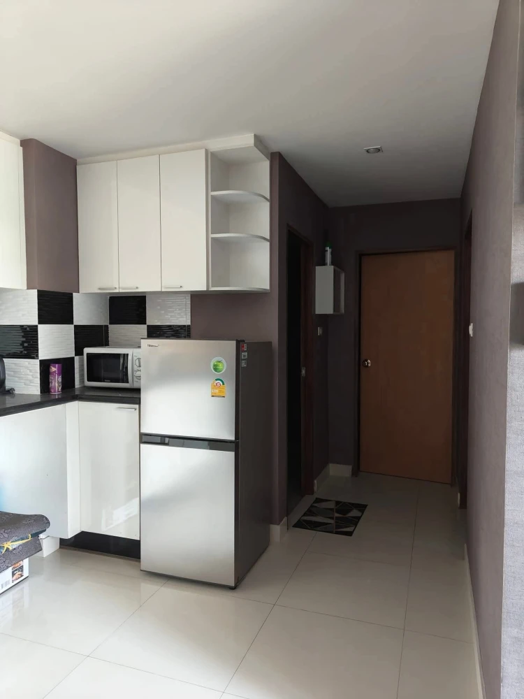 For rent: Na Lanna Condo Pattaya, spacious room, lots of usable space, good location, swimming pool view, reserve now!