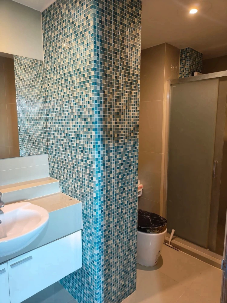 For rent: Na Lanna Condo Pattaya, spacious room, lots of usable space, good location, swimming pool view, reserve now!
