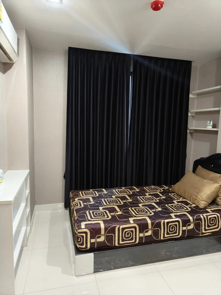 For rent: Na Lanna Condo Pattaya, spacious room, lots of usable space, good location, swimming pool view, reserve now!