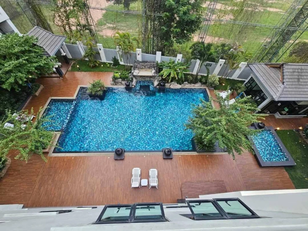 For rent: Na Lanna Condo Pattaya, spacious room, lots of usable space, good location, swimming pool view, reserve now!