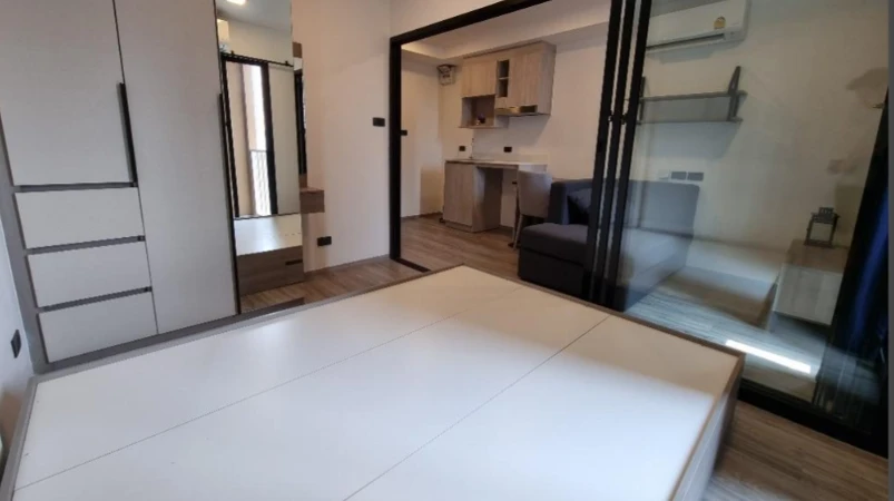 For rent: Na Veera Phahol-Ari, 4th floor, fully furnished, nice room, reserve now, don't miss out.