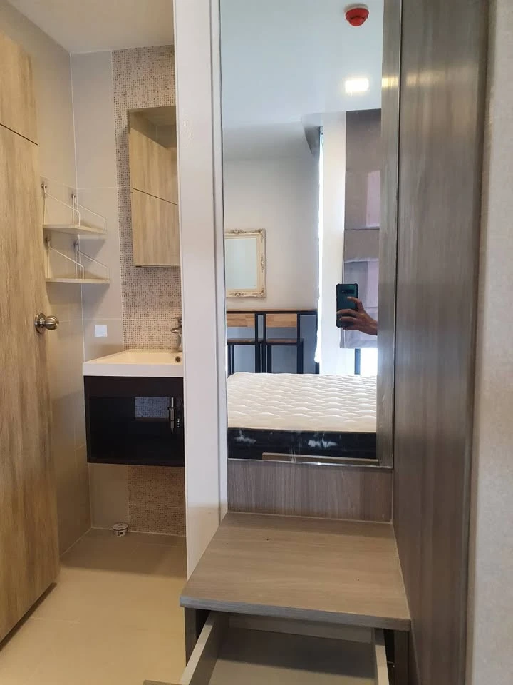 For rent: Na Veera Phahol-Ari. Nice room, fully furnished, complete amenities. Book now, don't miss out!!!