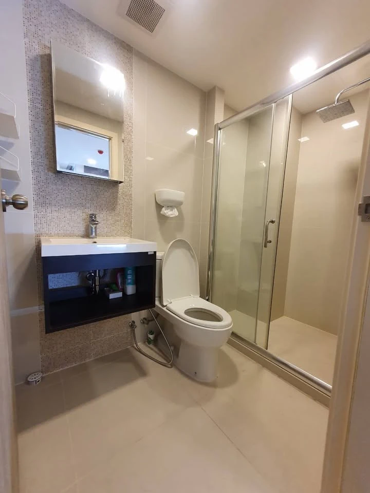 For rent: Na Veera Phahol-Ari. Nice room, fully furnished, complete amenities. Book now, don't miss out!!!