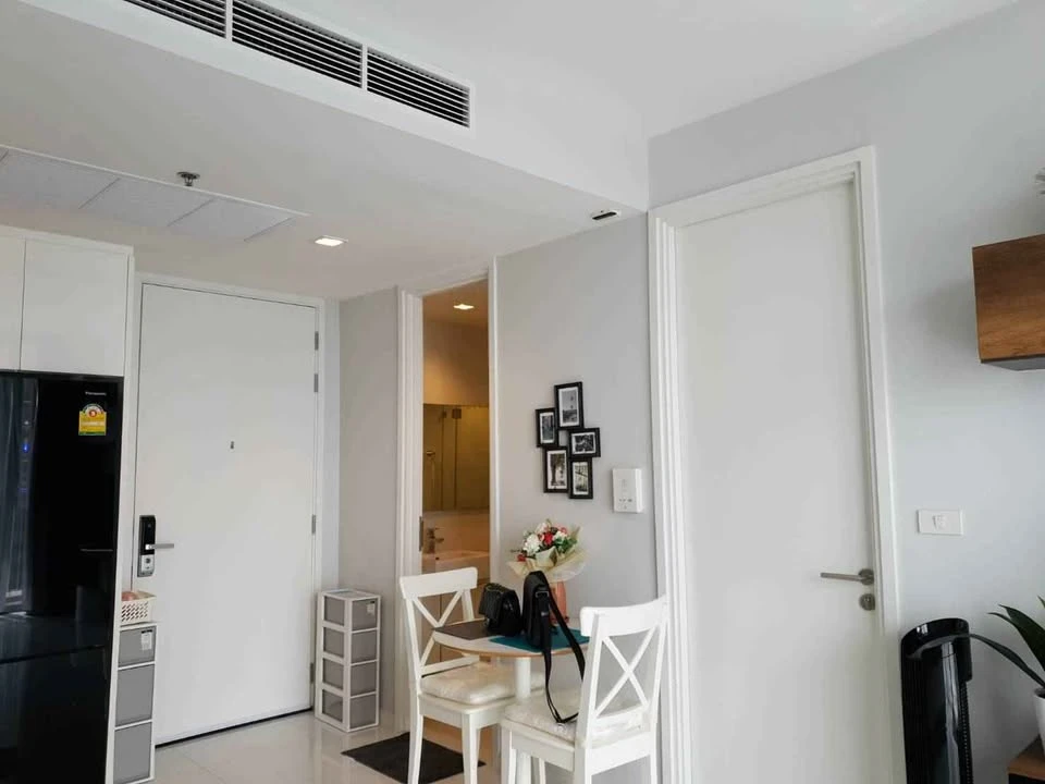 For rent: Nara 9 by Eastern Star, corner room, not crowded, decorated in a neutral tone, comes with complete furniture, reserve now.