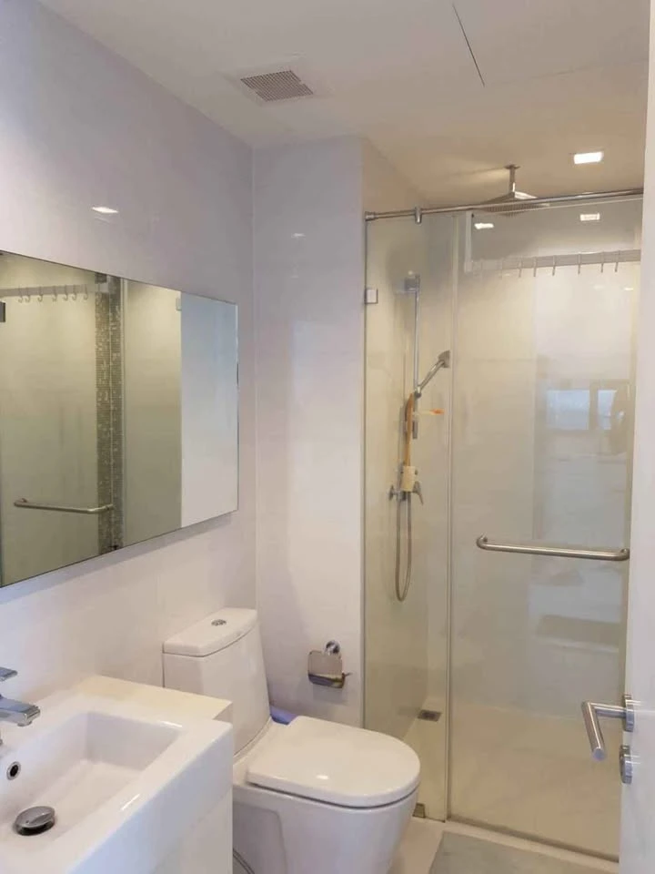 For rent: Nara 9 by Eastern Star, corner room, not crowded, decorated in a neutral tone, comes with complete furniture, reserve now.