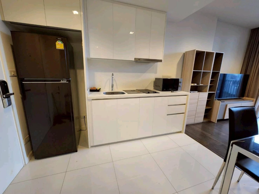 For rent: Nara 9 by Eastern Star, fully furnished and comfortable unit. Book now! Don't miss out! Act fast!
