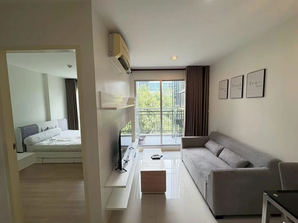 For rent: Natureza Art North Pattaya, 6th floor, outside view, fully furnished room. Interested? Hurry and reserve now!