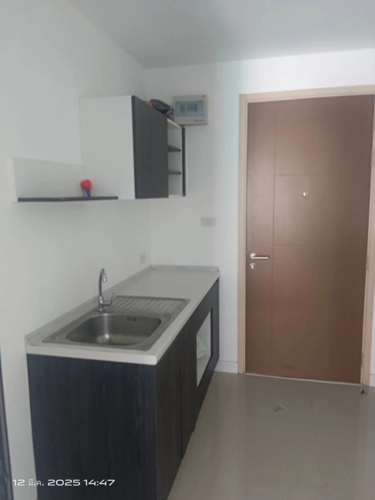 For rent: Nawa Living Nawamintra 75, 2nd floor, fully furnished room, ready to move in, reserve now before it's gone.