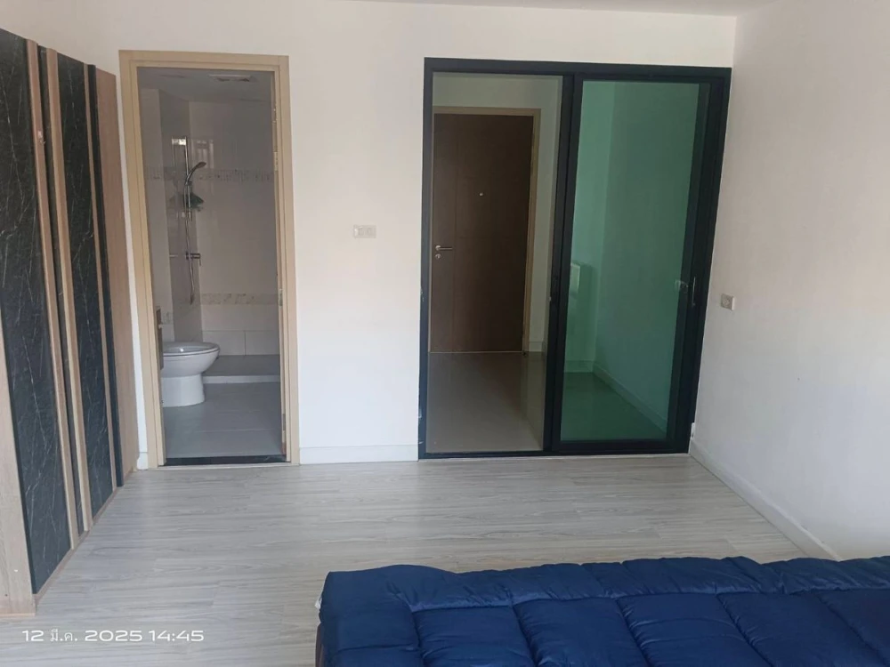 For rent: Nawa Living Nawamintra 75, 2nd floor, fully furnished room, ready to move in, reserve now before it's gone.