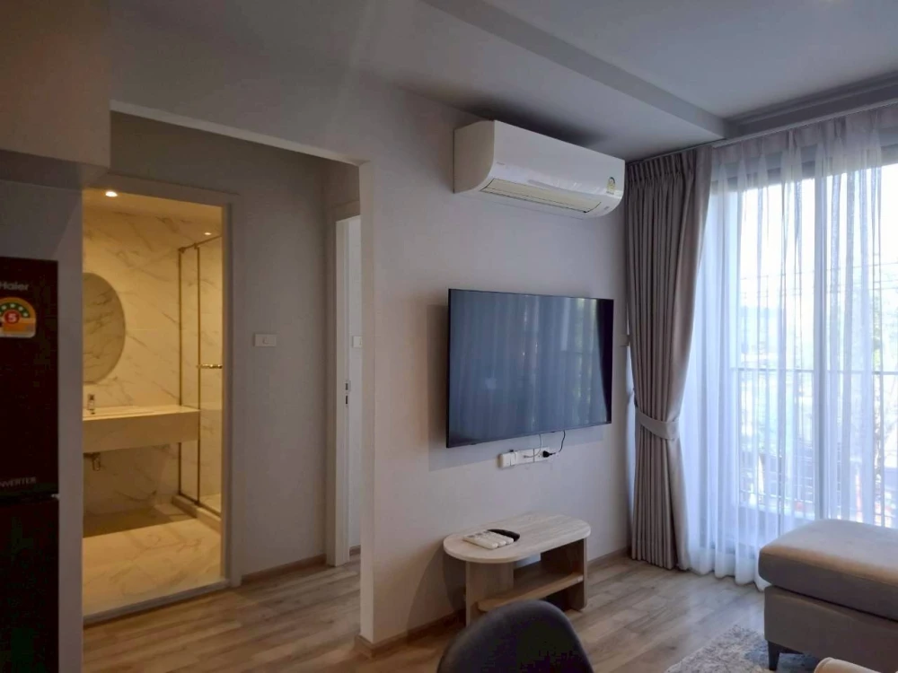For rent: Newera Ekmai-Ramintra. Spacious and comfortable room, fully furnished, low floor. Book now!