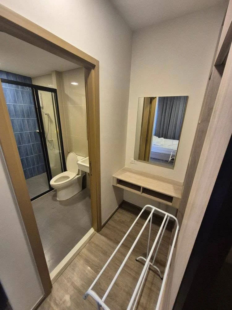 For rent: Nia by Sansiri, spacious room, 18th floor, high view, fully furnished, appliances included, just bring your suitcase and move in.