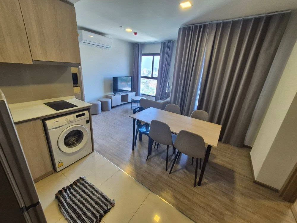 For rent: Nia by Sansiri, spacious room, 18th floor, high view, fully furnished, appliances included, just bring your suitcase and move in.