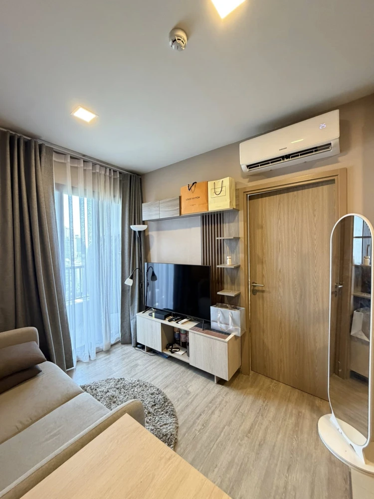 For rent: NIA-by-Sansiri, 10th floor unit in a great location. Not hot, beautiful unobstructed view, fully furnished. Book now!