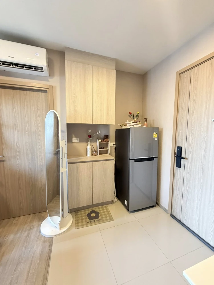 For rent: NIA-by-Sansiri, 10th floor unit in a great location. Not hot, beautiful unobstructed view, fully furnished. Book now!