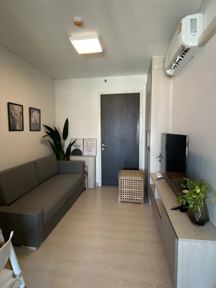 For rent: Niche ID @ Pakkret Station, 33rd floor, with Chao Phraya River view. Fully furnished with appliances. Ready to move in with just your luggag