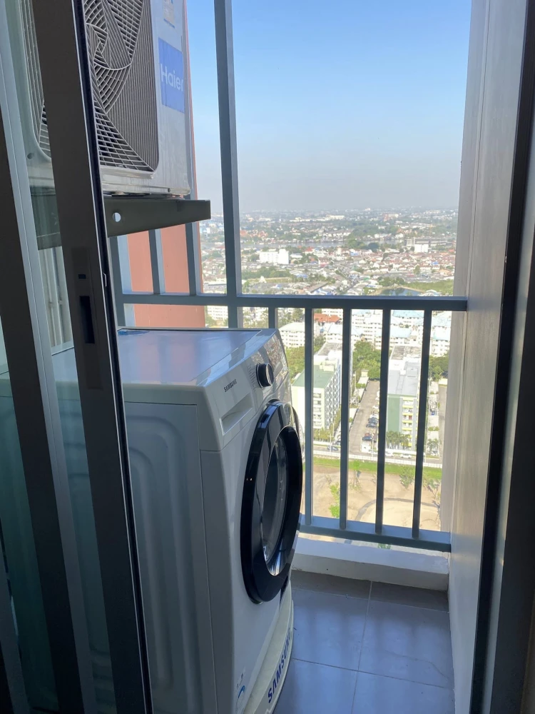 For rent: Niche ID @ Pakkret Station, 33rd floor, with Chao Phraya River view. Fully furnished with appliances. Ready to move in with just your luggag
