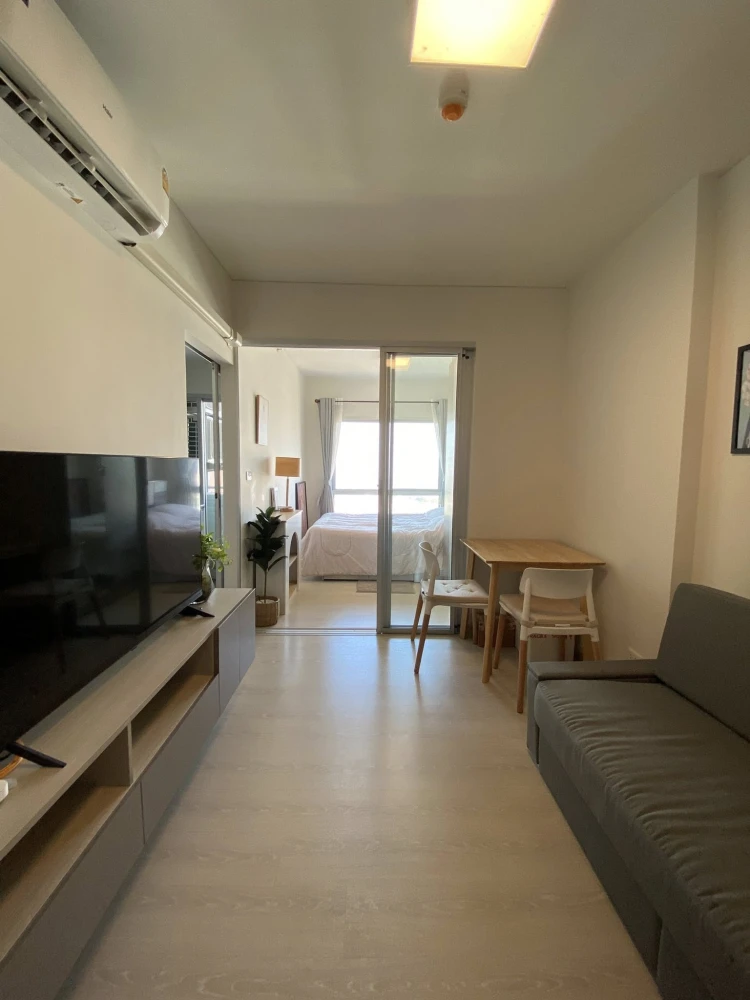 For rent: Niche ID @ Pakkret Station, 33rd floor, with Chao Phraya River view. Fully furnished with appliances. Ready to move in with just your luggag