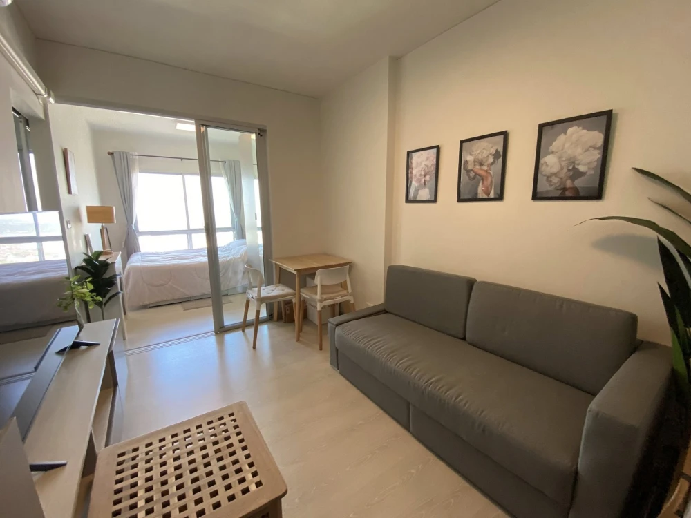 For rent: Niche ID @ Pakkret Station, 33rd floor, with Chao Phraya River view. Fully furnished with appliances. Ready to move in with just your luggag