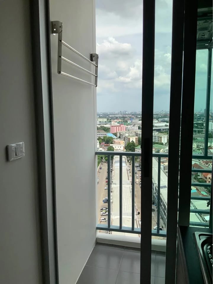 Niche id @ Pakkret Station for rent. High floor unit with city view, bright and airy, good ventilation, and affordable price. Book now!
