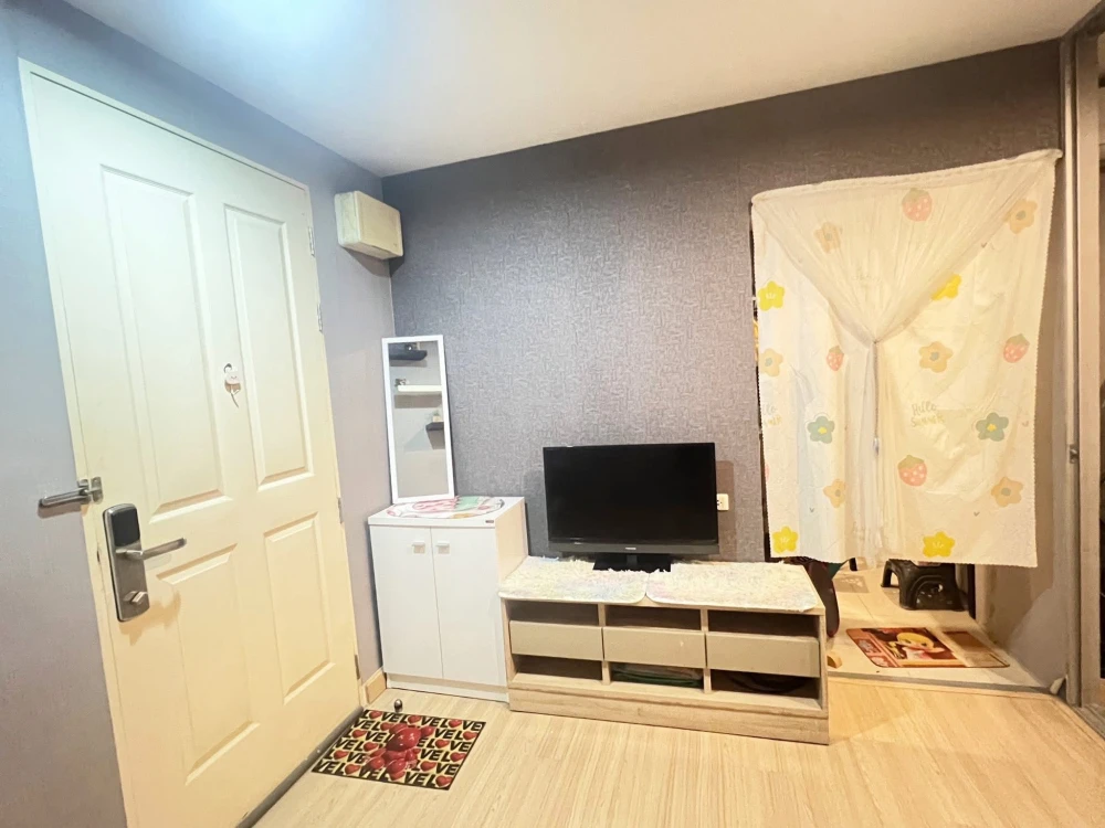 For rent: Niche id Serithai-Wongwaen, ready to move in, fully furnished, corner room, garden view, reserve now.