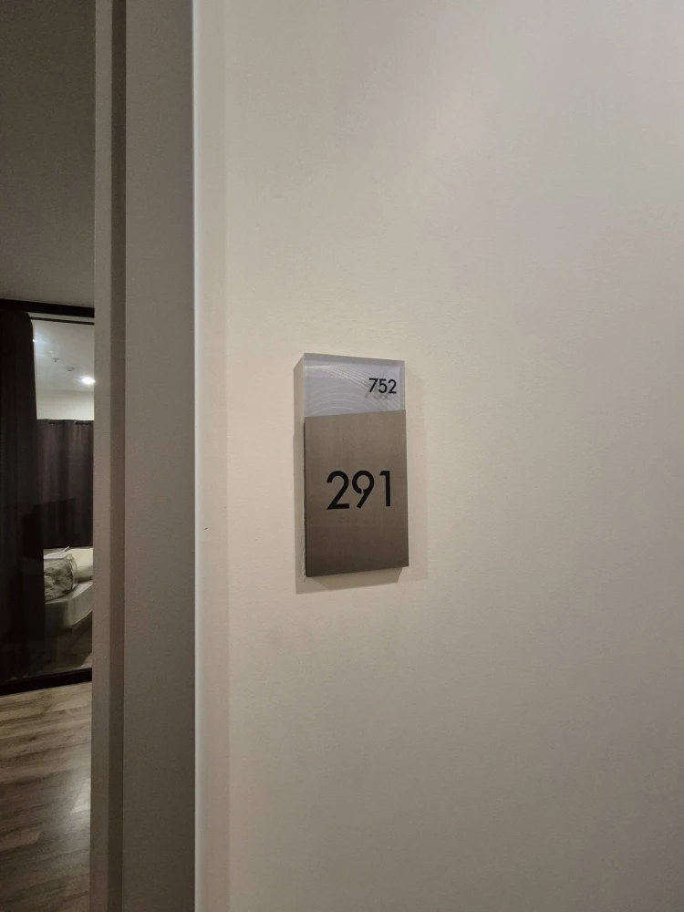 For rent: Niche Mono Charoen Nakorn, 1 bedroom, 1 bathroom, fully furnished, great location. Don't miss out!