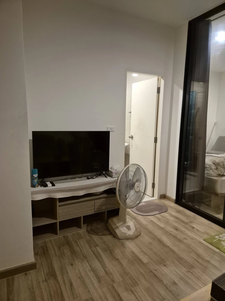 For rent: Niche Mono Charoen Nakorn, 1 bedroom, 1 bathroom, fully furnished, great location. Don't miss out!