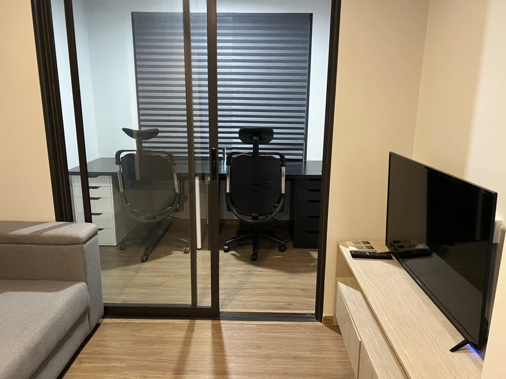 For rent: Niche Mono Itsaraphap, 1 bedroom, 1 bathroom, large usable area, fully furnished, just bring your bags and move in.