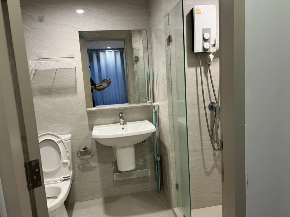 For rent: Niche Mono Itsaraphap, 1 bedroom, 1 bathroom, large usable area, fully furnished, just bring your bags and move in.