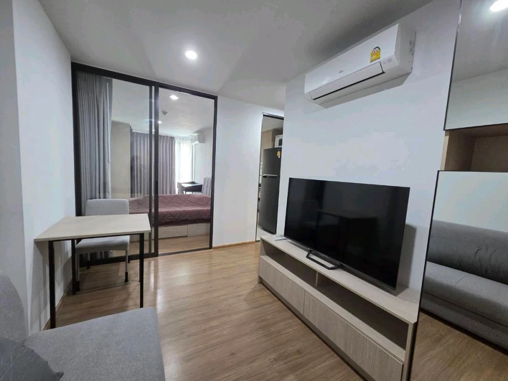 For rent: Niche Mono Itsaraphap, 6th floor, pool view, fully furnished, nice to live in. If interested, hurry and reserve now!