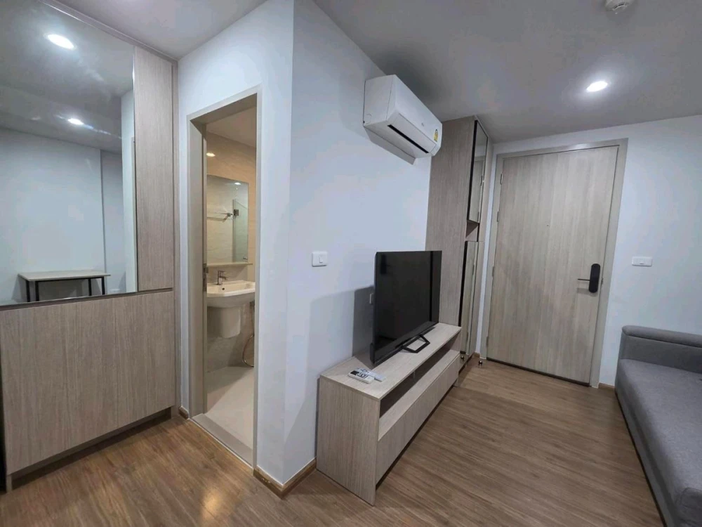 For rent: Niche Mono Itsaraphap, 6th floor, pool view, fully furnished, nice to live in. If interested, hurry and reserve now!