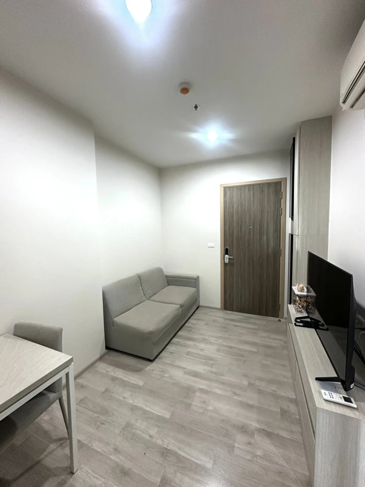 For rent: Niche MONO Mega Space Bangna, 24th floor, condo pool view and lake side village view, fully furnished, interested, reserve now.