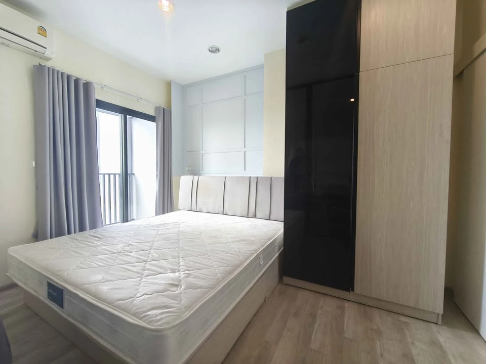 For rent: Niche Mono Mega Space Bangna. Very high floor unit, well-partitioned, fully furnished, and ready to move in.