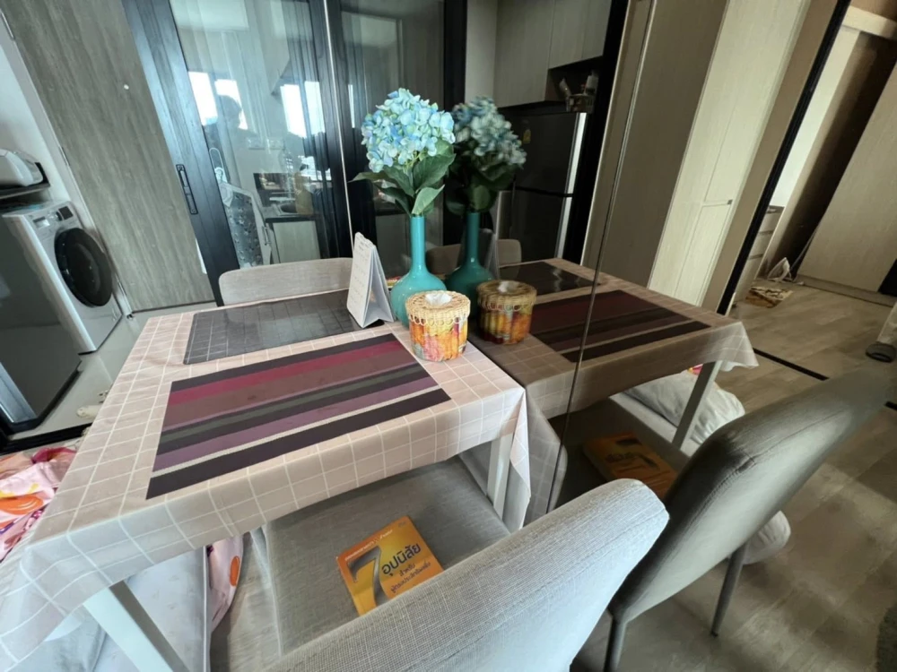 For rent: Niche Mono Mega Space, 24th floor, very high, great breeze, room with swimming pool view. You will regret it if you miss it.