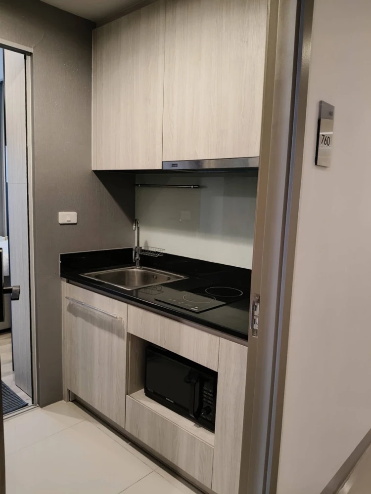 For rent: Niche MONO Ramkhamhaeng, 8th floor, spacious room, fully furnished, ready to move in, reserve now.