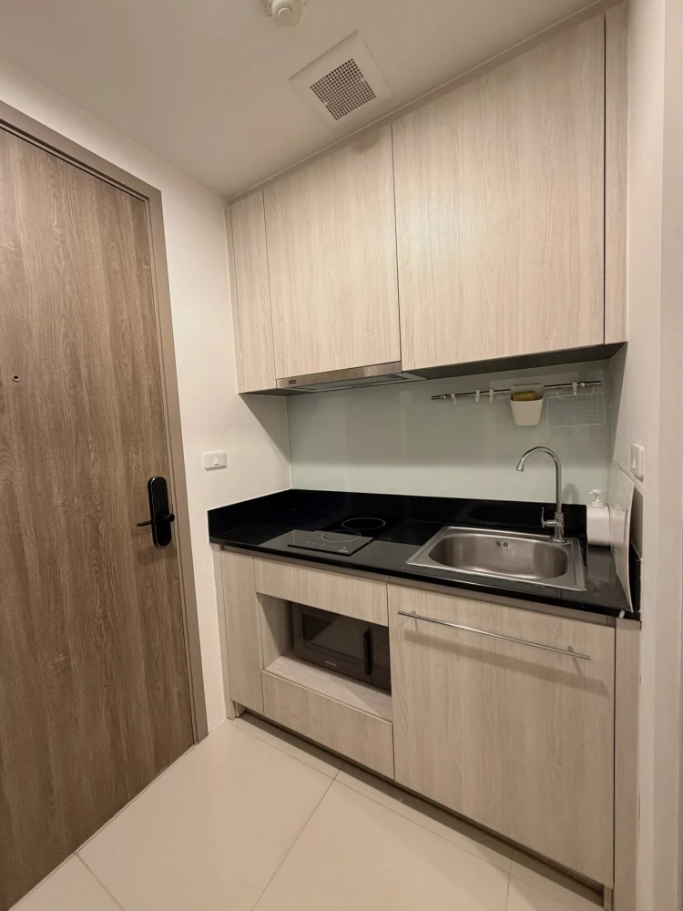 For rent: Niche Mono Ramkhamhaeng, Building A, 10th floor. Fully furnished and ready to move in.