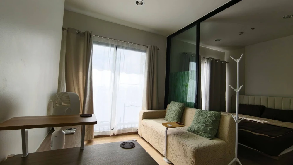For rent: Niche MONO Sukhumvit-Bearing, 9th floor, unobstructed pool view. Quiet and private atmosphere. Book now!