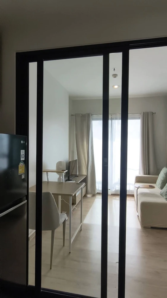 For rent: Niche MONO Sukhumvit-Bearing, 9th floor, unobstructed pool view. Quiet and private atmosphere. Book now!