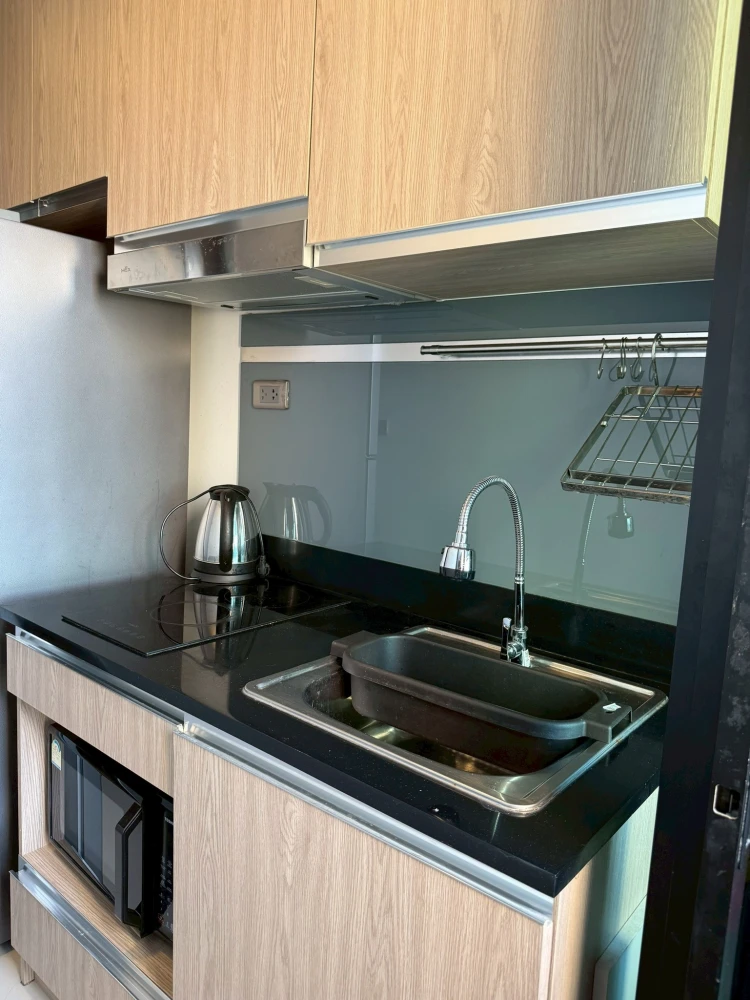 ขาย ให้เช่า Niche Mono Sukhumvit-Bearing ห้องอยู่ชั้น 30 สูงมากๆ ตกแต่ง build in มีที่เก็บของ จองเลย