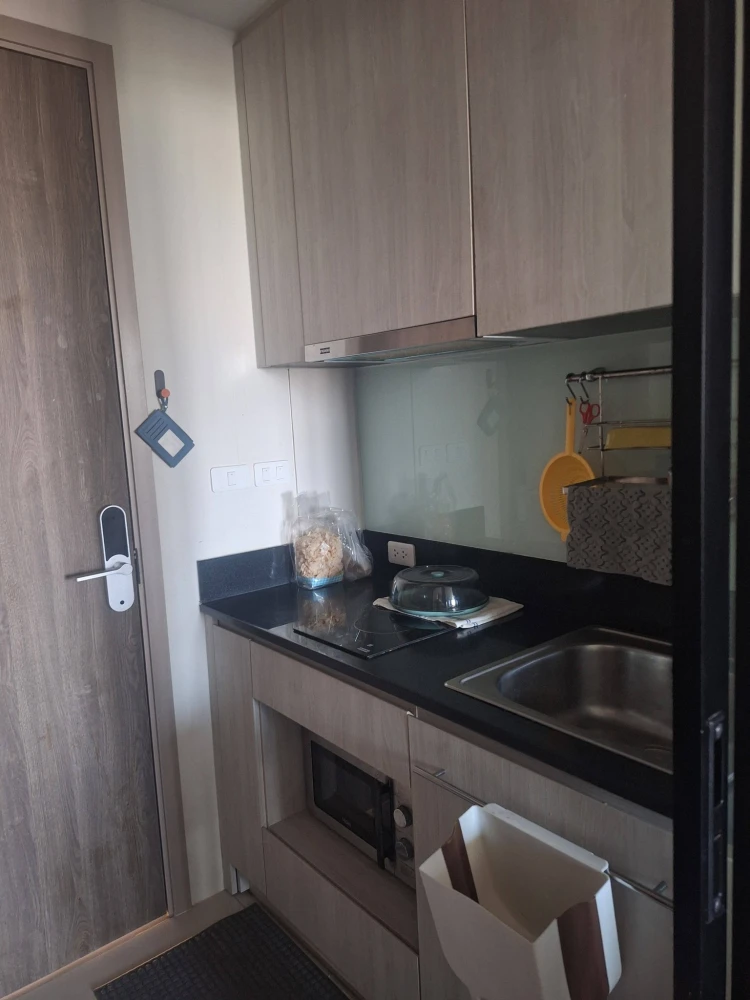 For rent: Niche Mono Sukhumvit-Puchao, high floor unit, very livable, fully furnished + complete appliances. Book now!