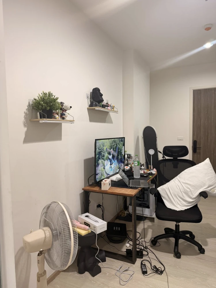 For rent: Niche Mono Sukhumvit-Puchao. Spacious and comfortable room with full furniture and appliances. Affordable price. Book now!