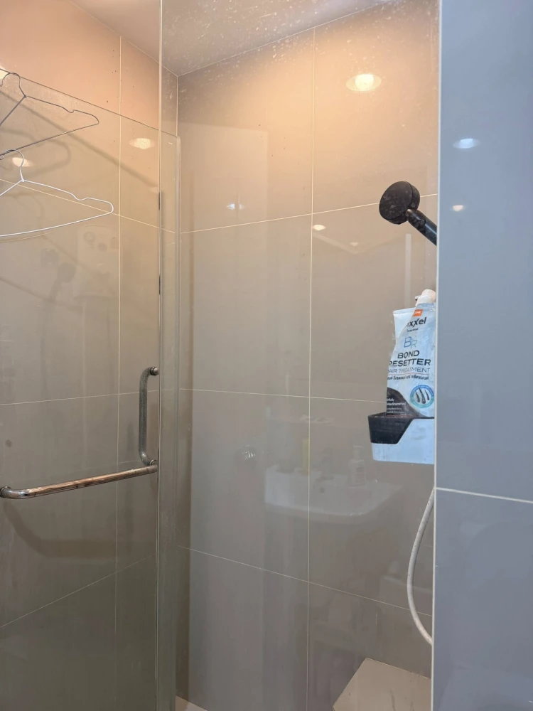 For rent: Niche Mono Sukhumvit-Puchao. Spacious and comfortable room with full furniture and appliances. Affordable price. Book now!