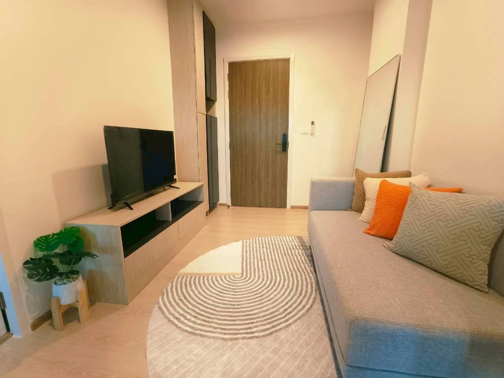 For rent: Niche MONO Sukhumvit-Pu Chao, 2.8 meter high ceiling, decorated with IKEA+INDEX furniture, ready to move in.