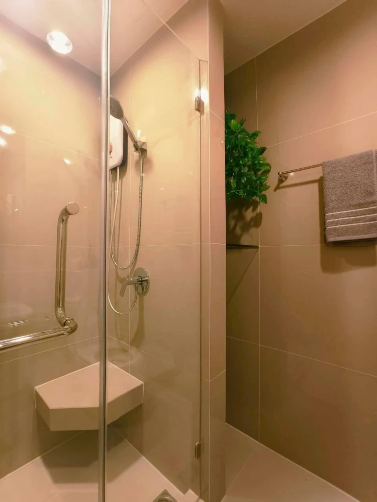 For rent: Niche MONO Sukhumvit-Pu Chao, 2.8 meter high ceiling, decorated with IKEA+INDEX furniture, ready to move in.