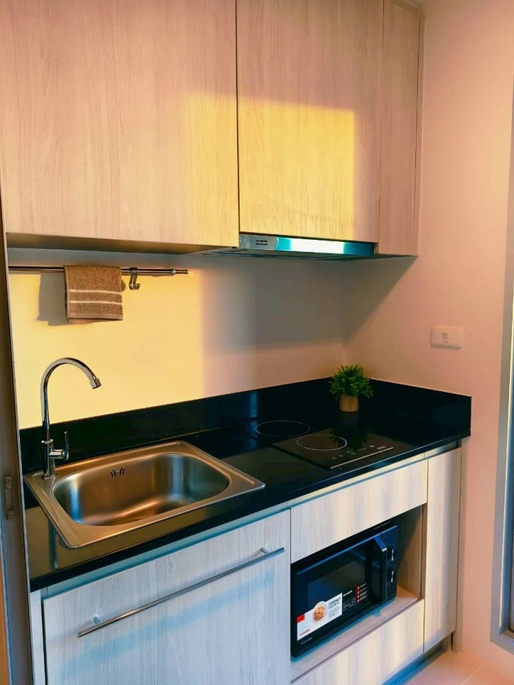 For rent: Niche MONO Sukhumvit-Pu Chao, 2.8 meter high ceiling, decorated with IKEA+INDEX furniture, ready to move in.