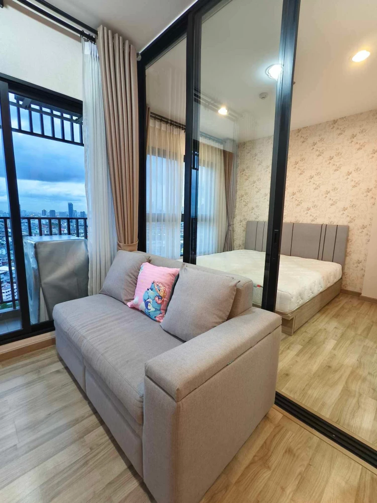 For rent: Niche Mono Charoen Nakhon, 24th floor, Chao Phraya River curve view, convenient and complete here. If you don't book, you'll regret it.