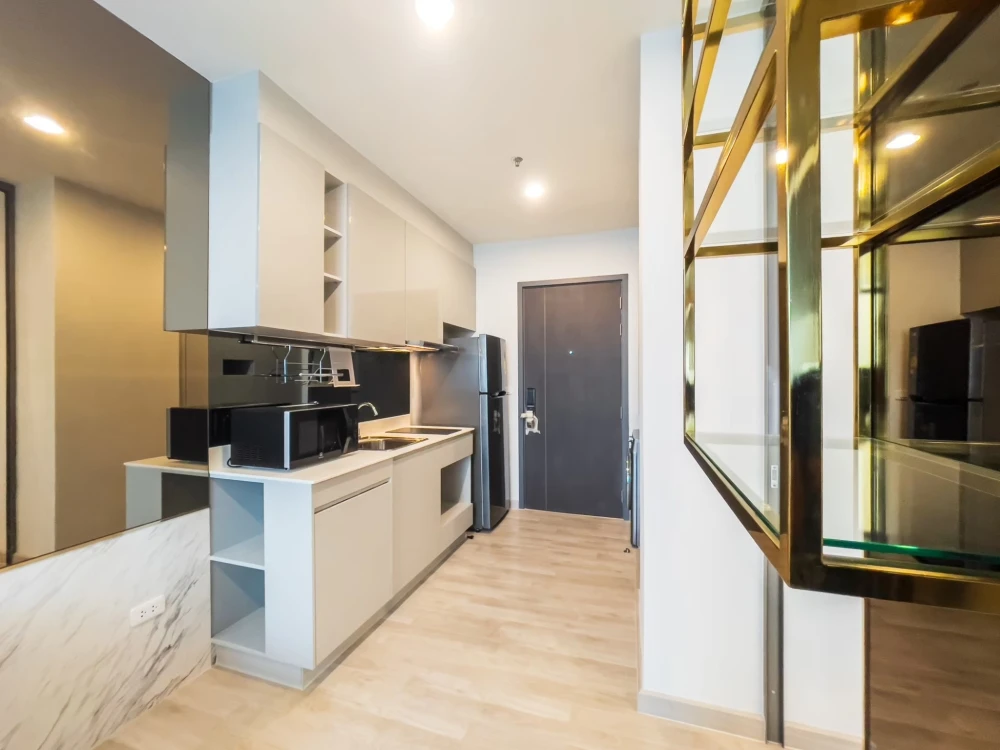 For rent: Niche Pride Taopoon, 1 bedroom, 1 bathroom, decorated in a simple, luxurious style, built-in marble pattern wall, book now.