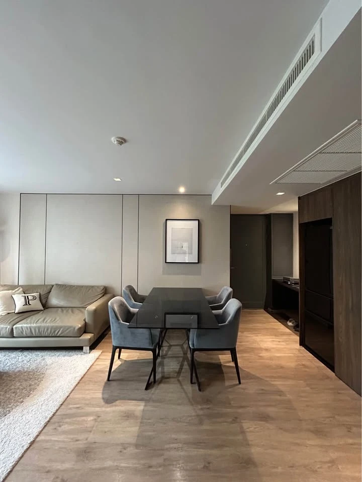 For rent: Noble Above Wireless-Ruamrudee. Very spacious room, fully equipped with high-end amenities.
