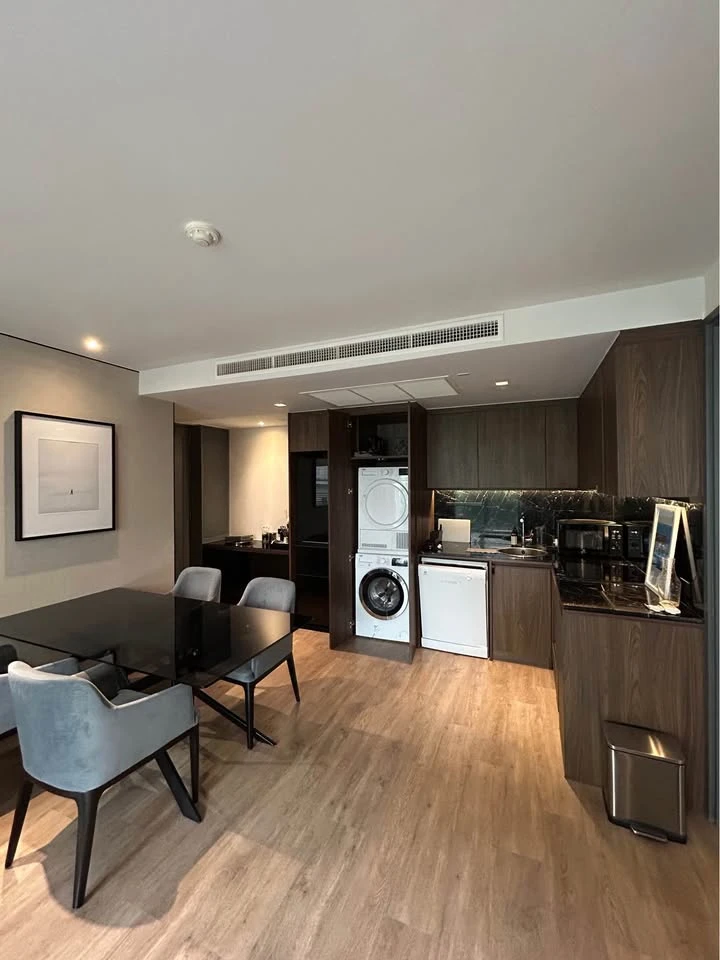 For rent: Noble Above Wireless-Ruamrudee. Very spacious room, fully equipped with high-end amenities.