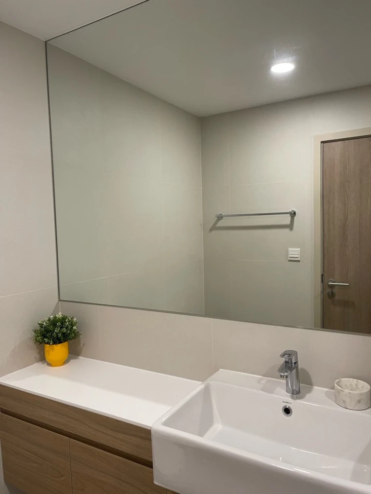 For rent: Noble Ambience Sukhumvit 42, 6th floor. Nice, fully furnished unit. Book now!