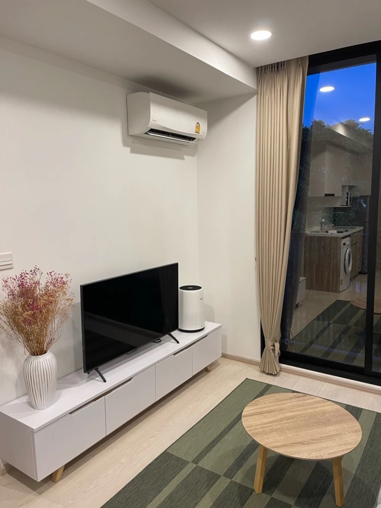 For rent: Noble Ambience Sukhumvit 42, 6th floor. Nice, fully furnished unit. Book now!